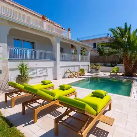Luxury Authentic Italian Pool & Terrace