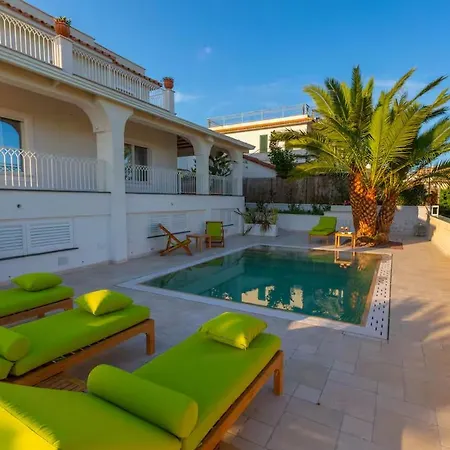 Luxury Authentic Italian Pool & Terrace *