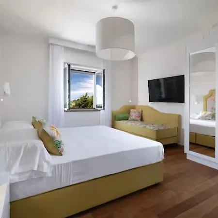 Luxury Authentic Italian Pool & Terrace Massa Lubrense